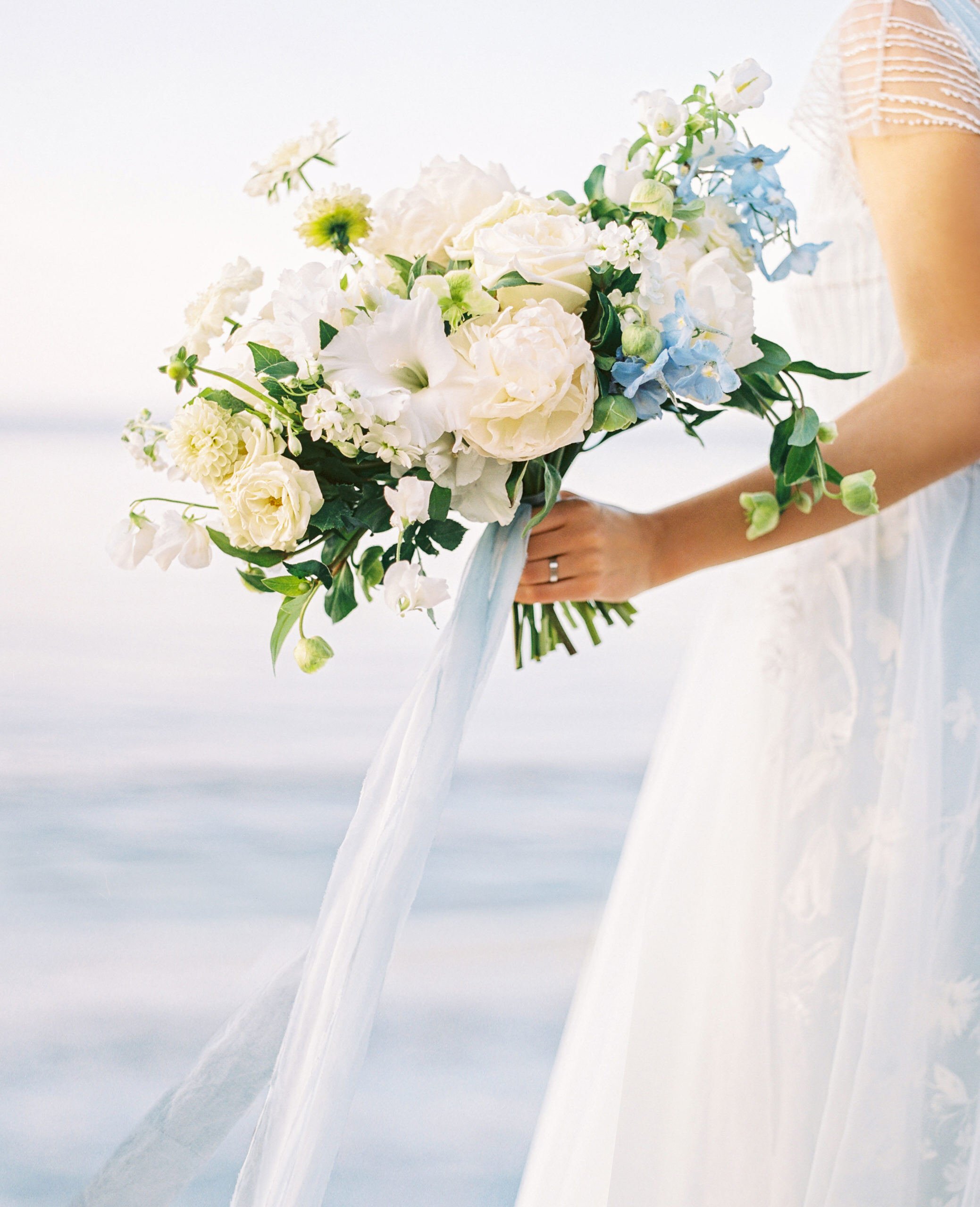 bride-bouquet-cover-scaled